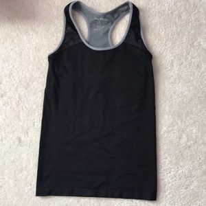 Black fitted exercise shirt